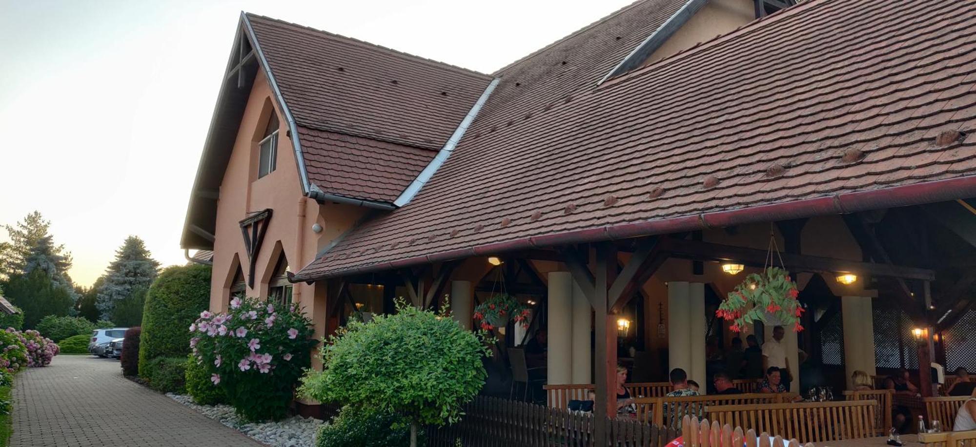 Korona Panzio Bed and Breakfast Balatonberény Exteriör bild