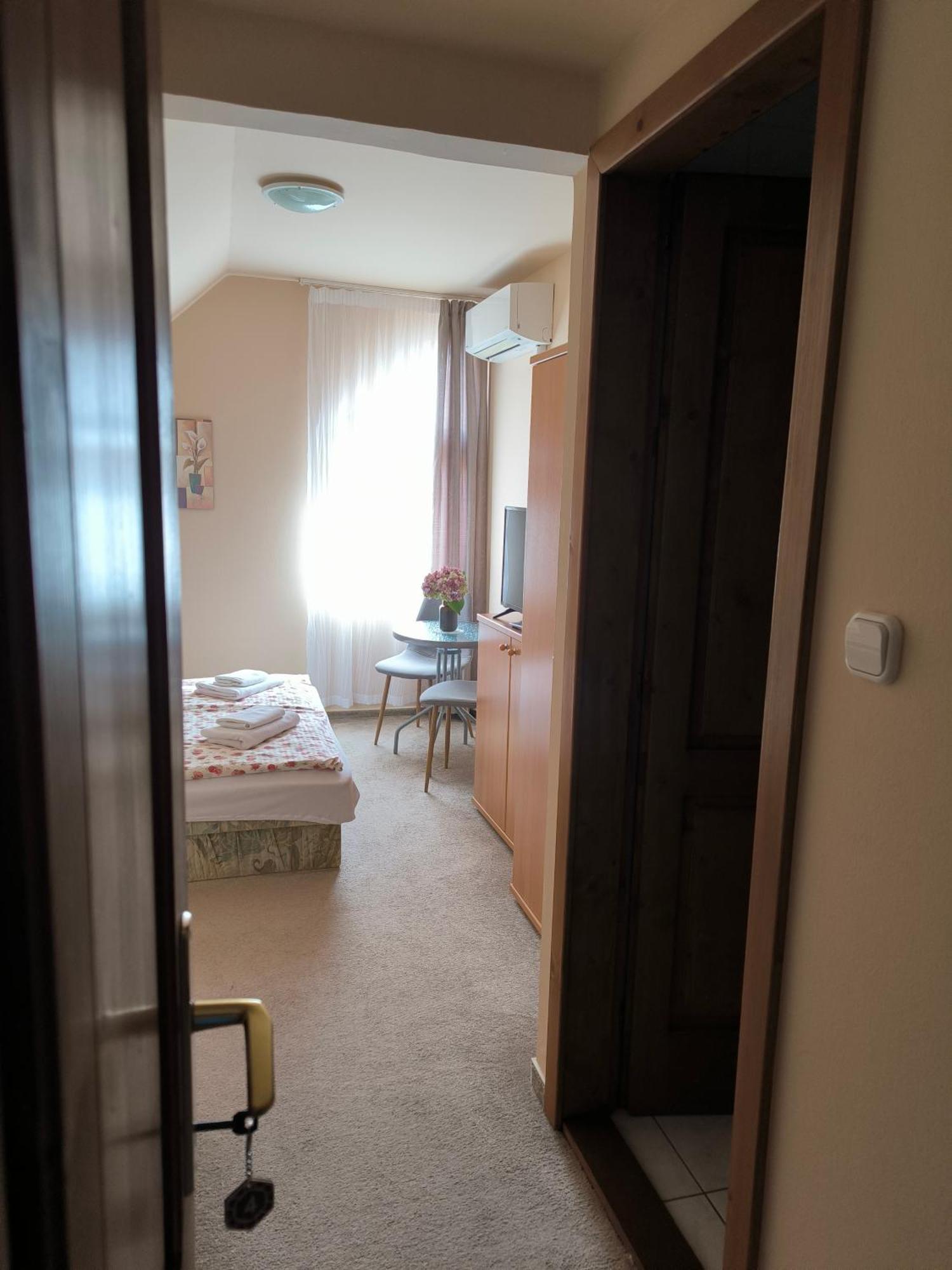 Korona Panzio Bed and Breakfast Balatonberény Exteriör bild