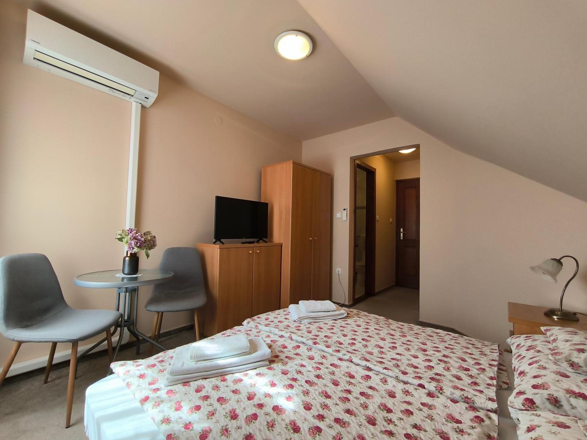 Korona Panzio Bed and Breakfast Balatonberény Exteriör bild