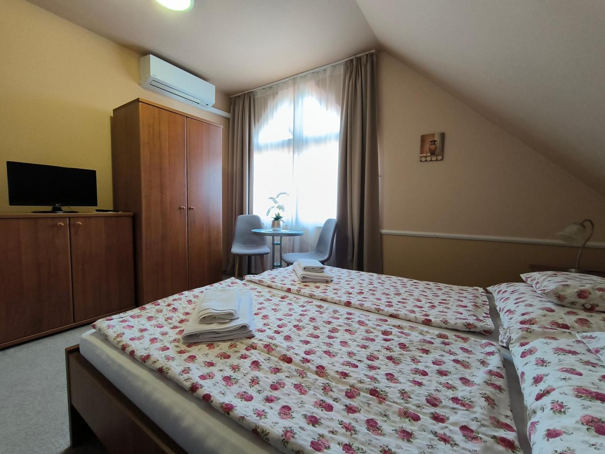 Korona Panzio Bed and Breakfast Balatonberény Exteriör bild