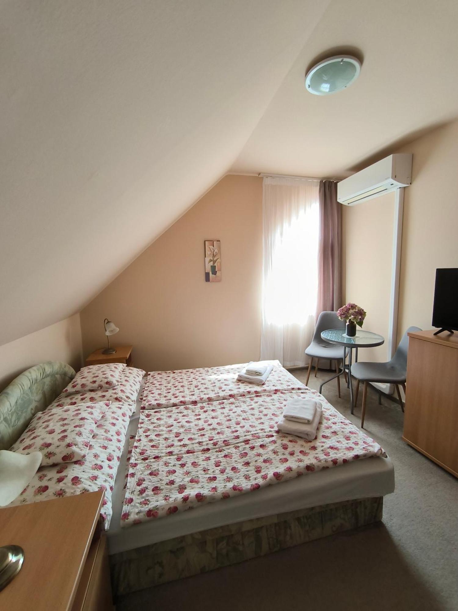 Korona Panzio Bed and Breakfast Balatonberény Exteriör bild